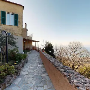 https://svegliarsi-a-verezzi-borgio-verezzi.hotelitalianriviera.com